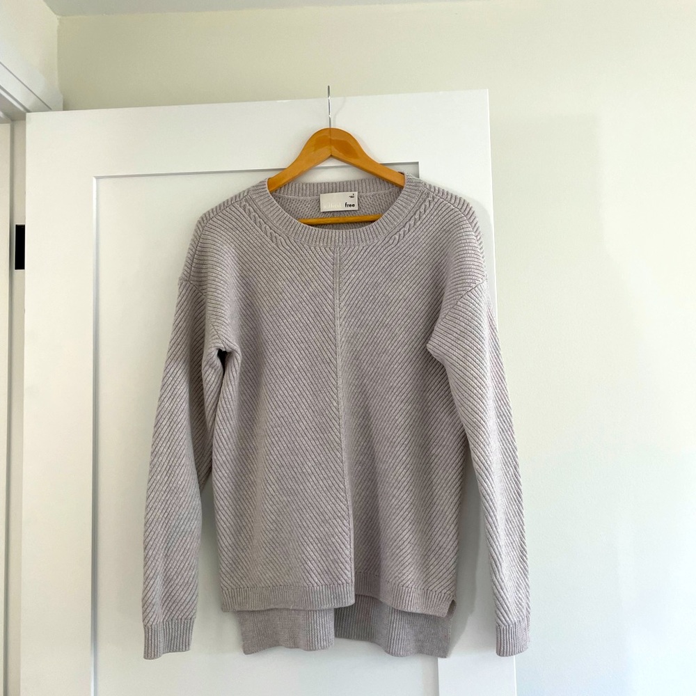 Wilfred Free/Aritzia gray sweater sz S